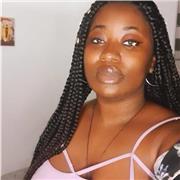 Étudiante parlant parfaitement l'anglais et prête à transmettre son savoir